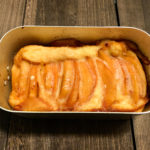 【メスティンおやつ時間】ほろ苦い、ほろ甘い。りんごのカラメルケーキ。