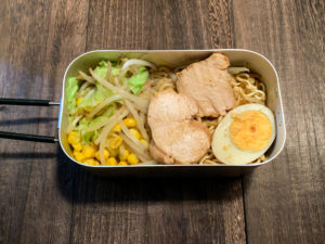 山頂で食べたい！メスティンで煮込みラーメン！